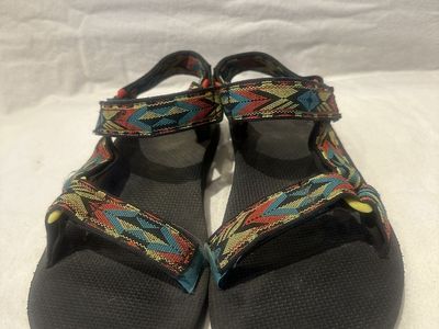 Teva men’s size 9 teal/red/yellow sports sandals