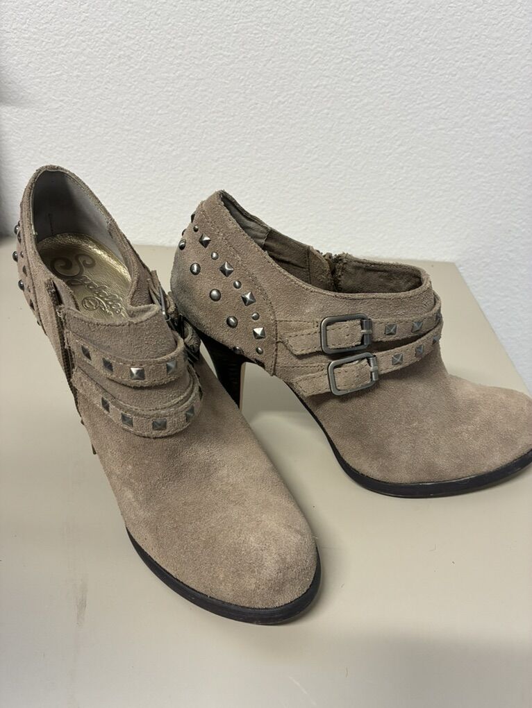 Designer Seychelles 8 1/2 Suede Short Boot