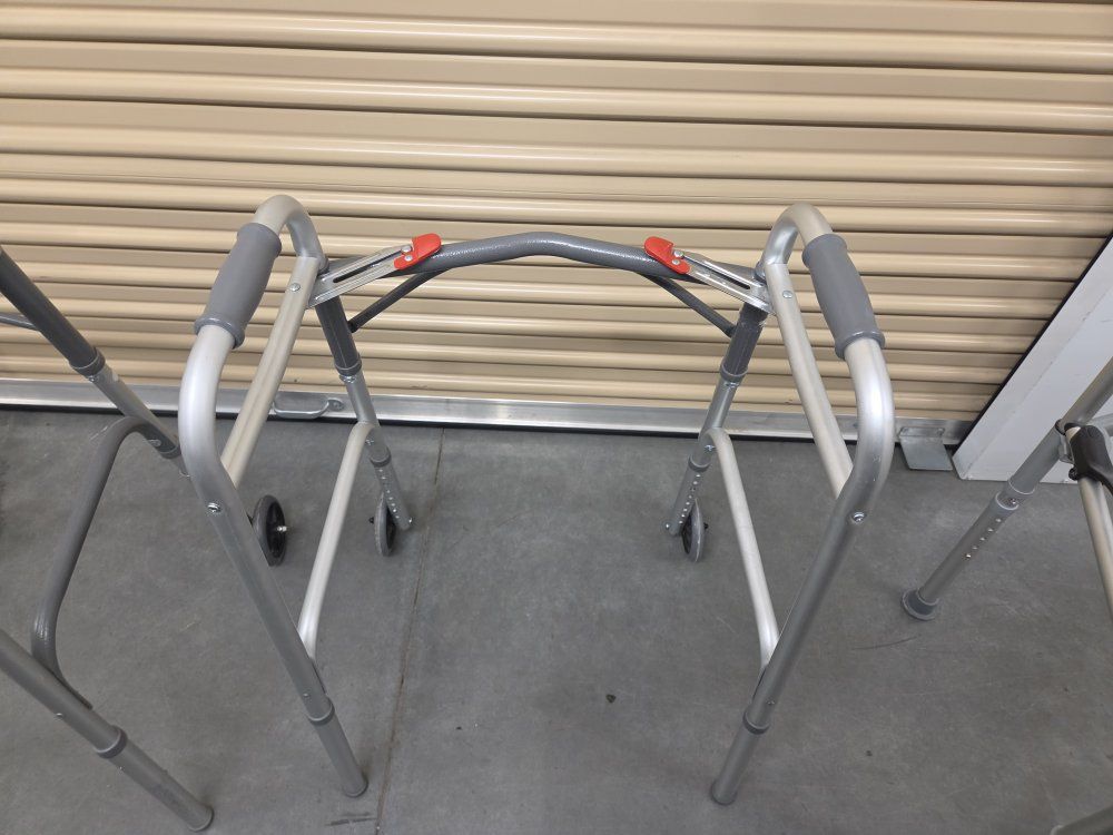 Folding Walker with Wheels
Folding Walker with Whe
