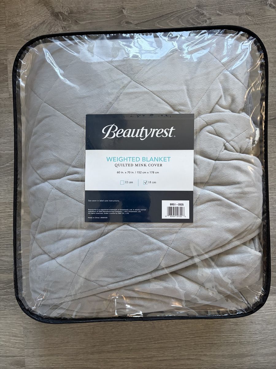NEW In Packaging: Beautyrest 18 lb Luxury Quilted Mink Weighted Blanket