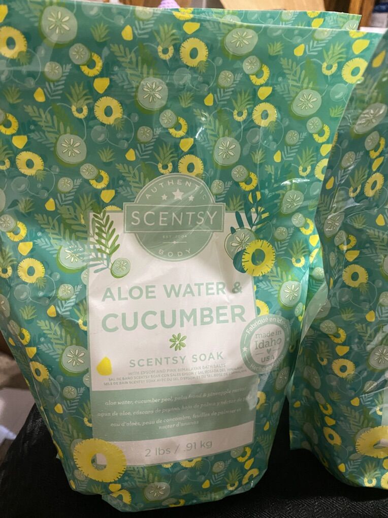 HUGE - Lots Of Scentsy Soak