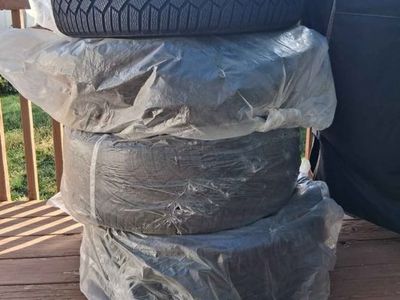 Set of 4 Continental VikingContact 7 Winter Tires 245/45R20
