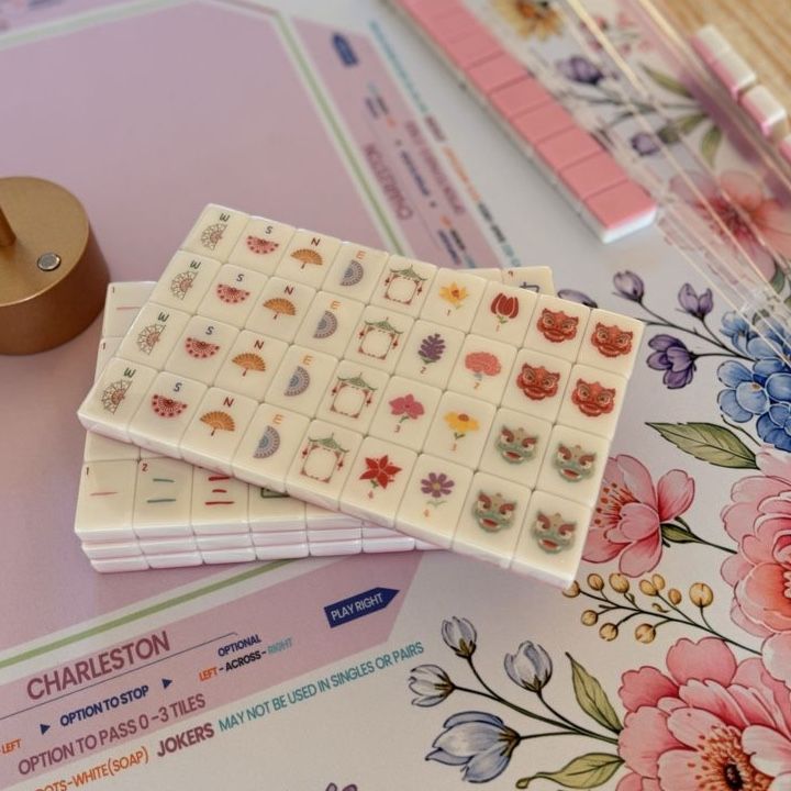 New Complete 160-Tile American Mahjong Set with Floral Neoprene Mat, Acrylic Racks & 2026 Rule Cards