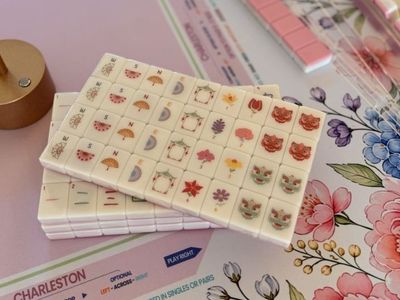 New Complete 160-Tile American Mahjong Set with Floral Neoprene Mat, Acrylic Racks & 2026 Rule Cards