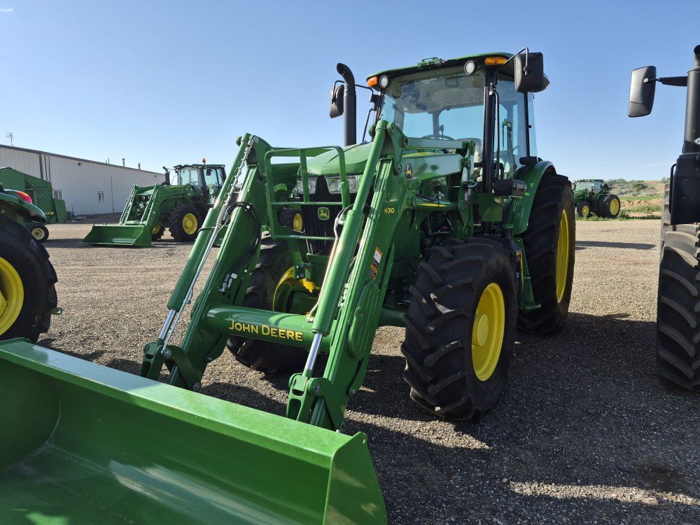 John Deere 6135E