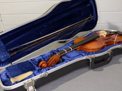 Yamaha 3/4 Student Violin 1980s with Case and Bow