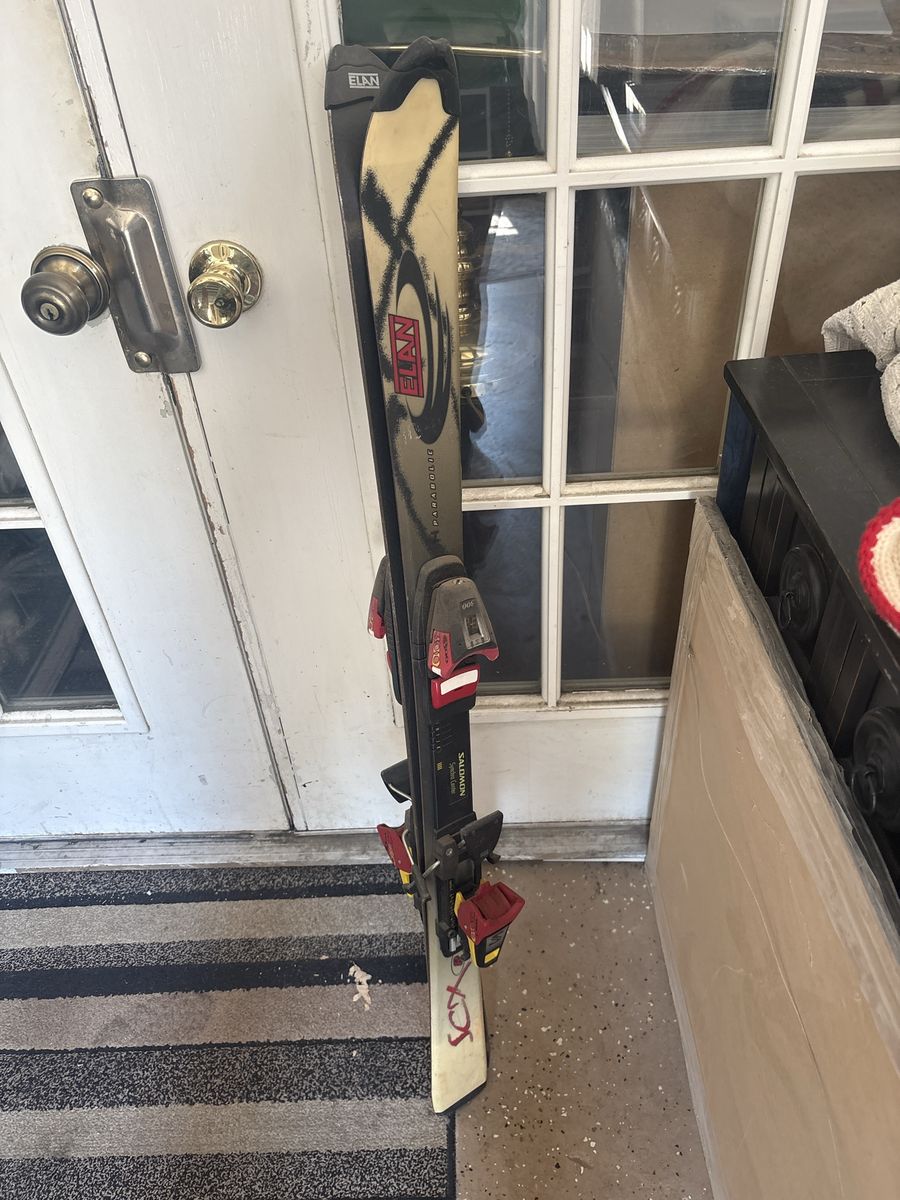 Elan Parabolic SCX Skis with Salomon Synchro Center Bindings