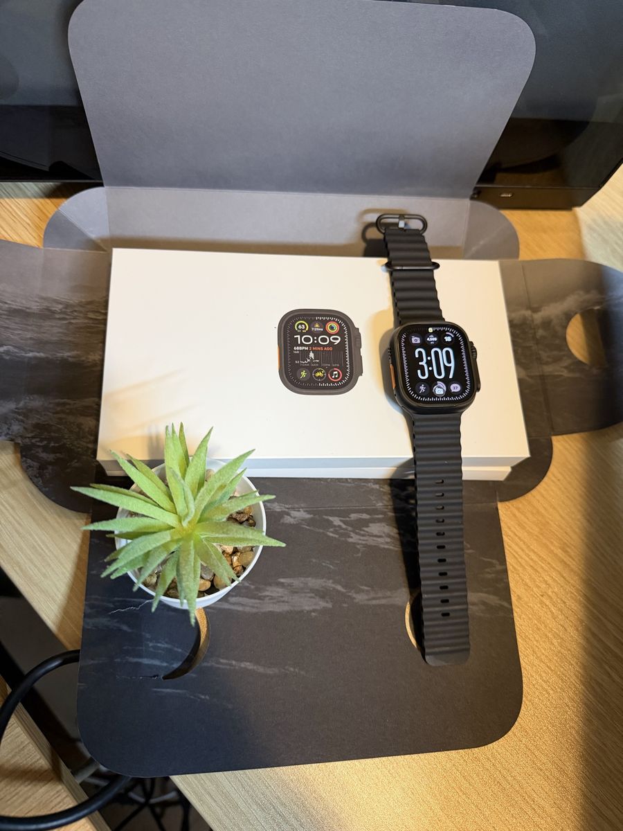 Apple Watch Ultra 2 (Black)