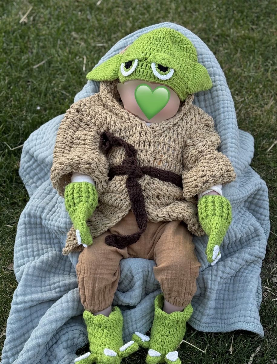 Baby Yoda Costume 
