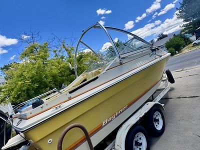 Bayliner Cuddy Motorboat with Trailer