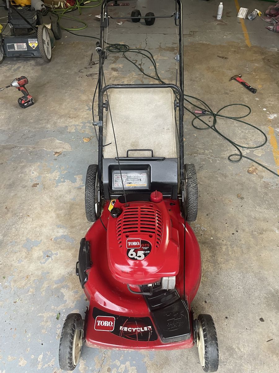 TORO Recycler 6.5 HP Gas Walk-Behind Push Mower with Bag - Used, Good Condition