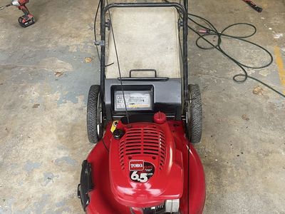 TORO Recycler 6.5 HP Gas Walk-Behind Push Mower with Bag - Used, Good Condition