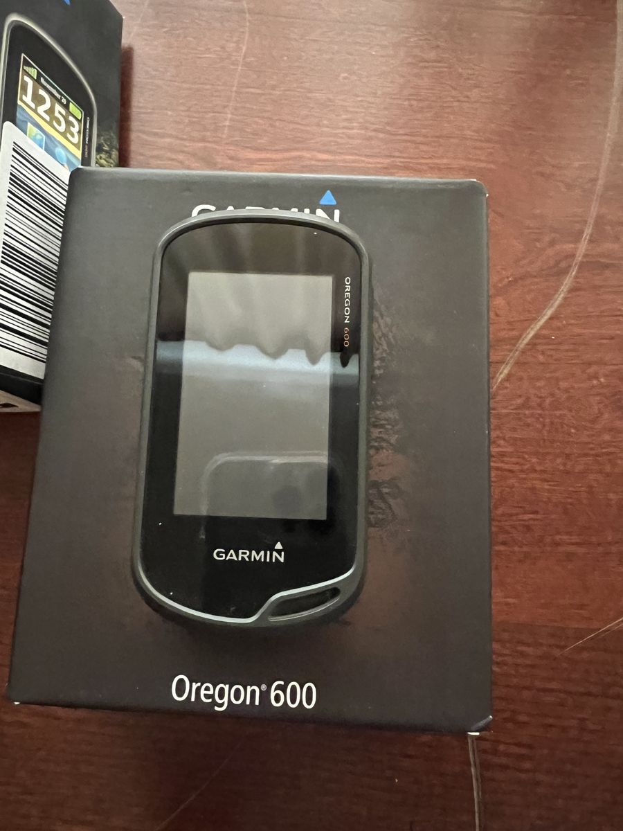 Garmin Oregon 600 Handheld GPS Navigator with Box & Accessories