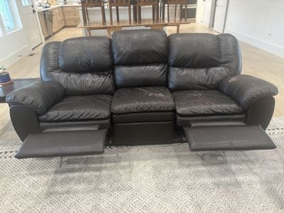 Recliner sofa