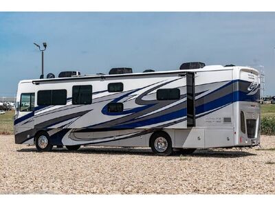 2022 holiday rambler navigator, 40 foot super slide, original owner, 2 full bathrooms