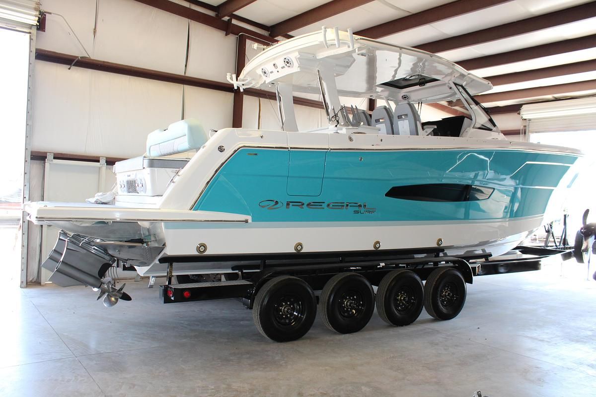 2026 Regal 38 center console