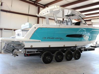 2026 Regal 38 center console