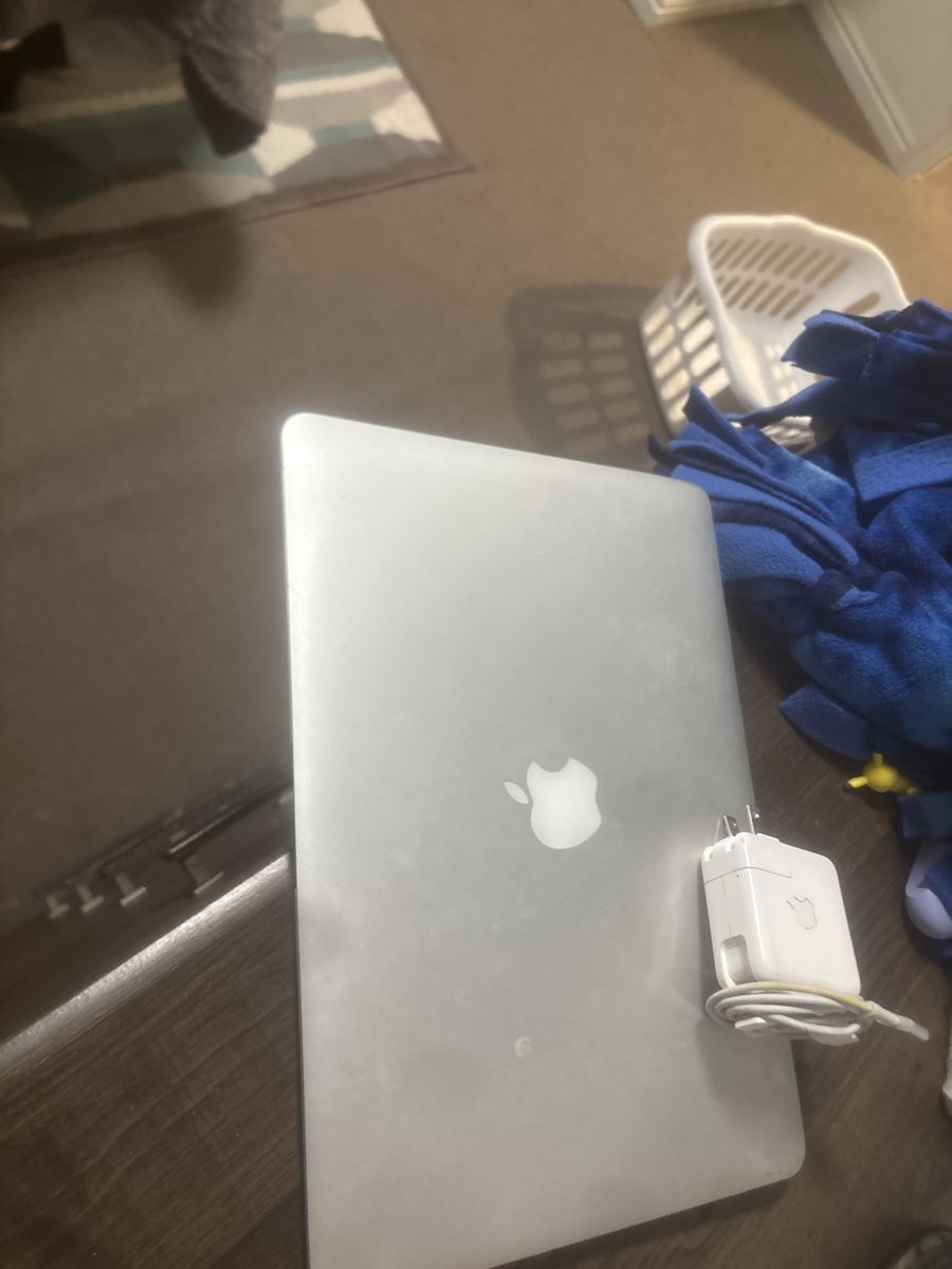 Old MacBook screen burnt out, needs to be cleaned, but in fair condition