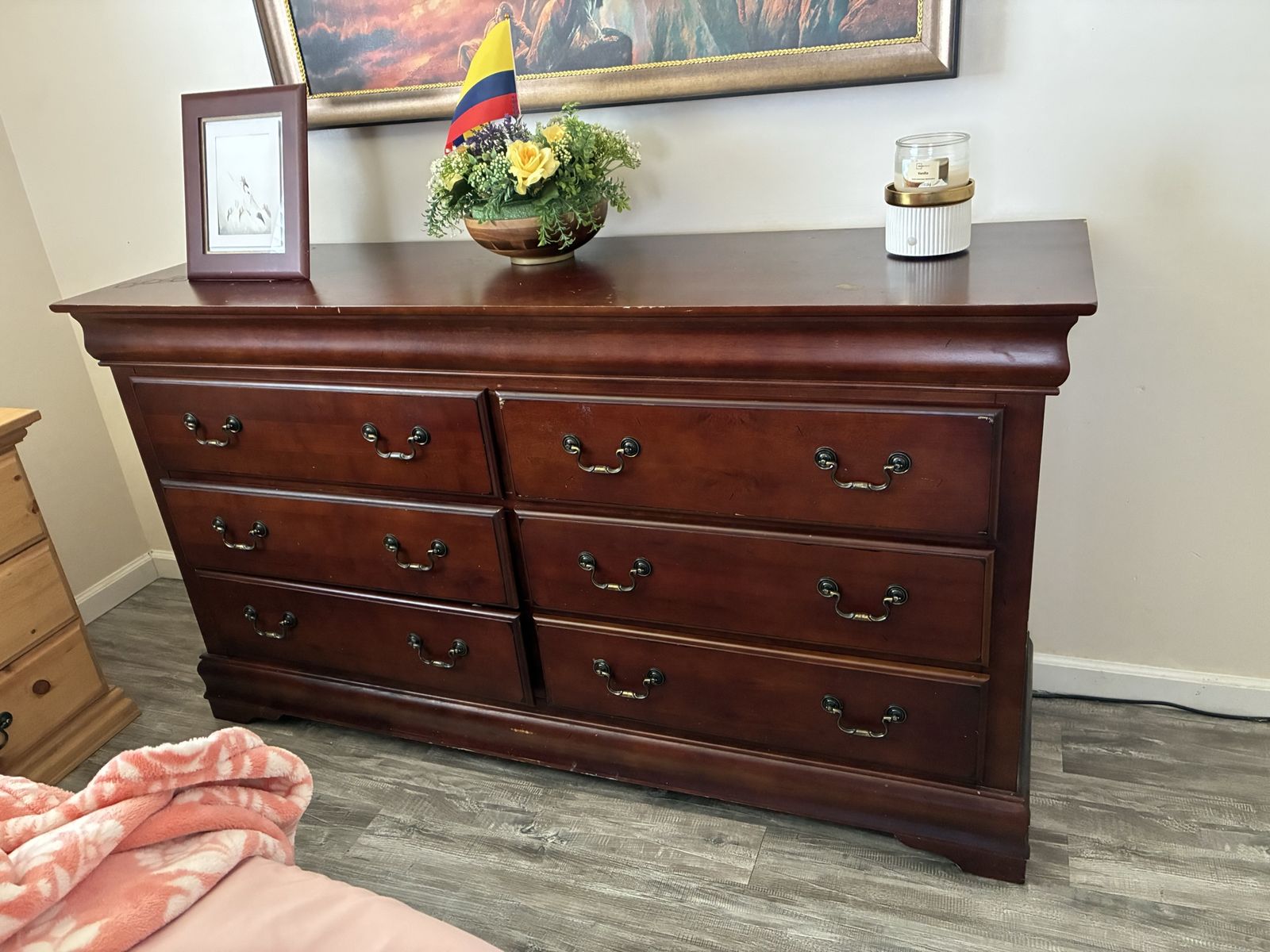 Dark Wood 6-Drawer Dresser