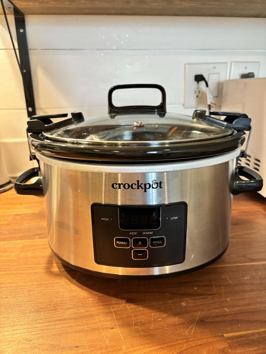 Crock-Pot Digital Slow Cooker with Locking Lid and Stainless Steel Finish