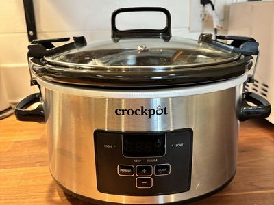 Crock-Pot Digital Slow Cooker with Locking Lid and Stainless Steel Finish