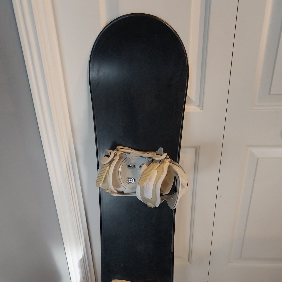 123cm youth snowboard (boots avail)