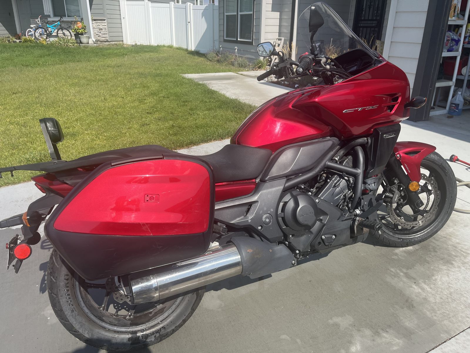 Main image 6