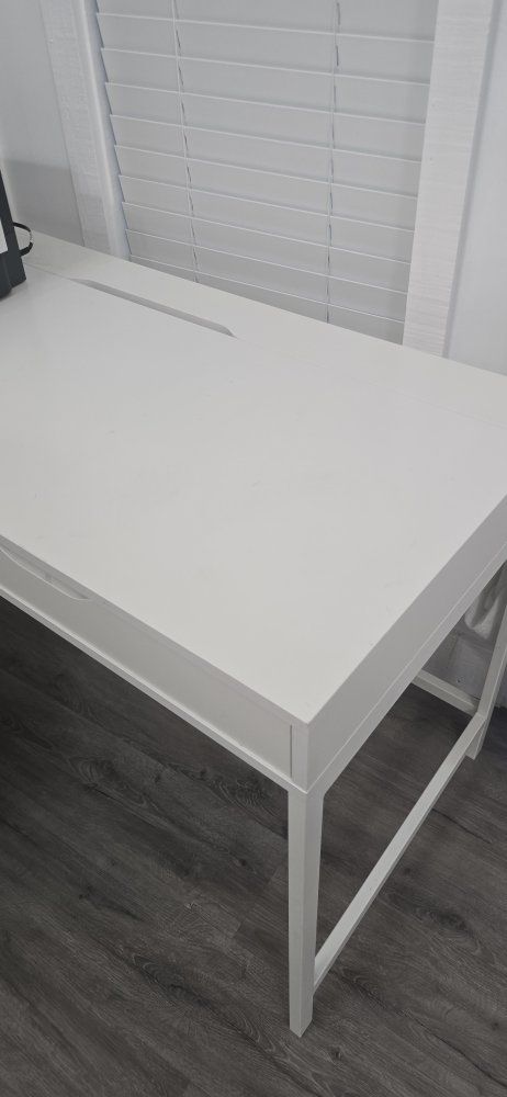 Main image 3