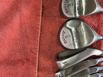 Left hand Gallery golf club set with Peterbilt hand grips graphite T700