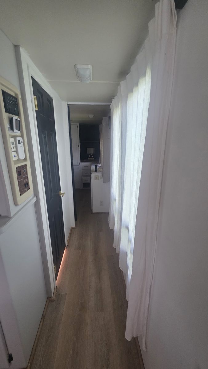 Main image 7
