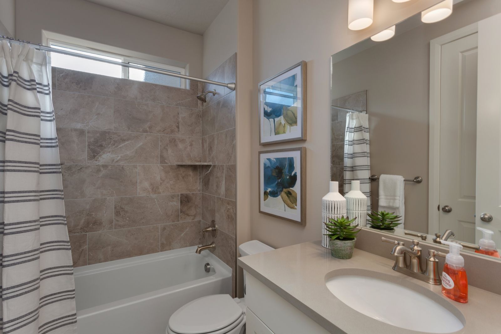 Main image 20