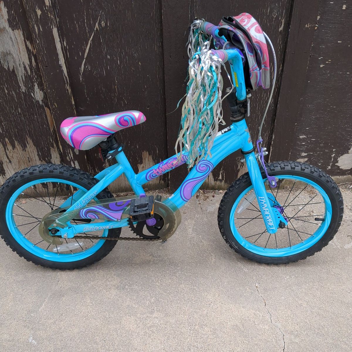 Dynacraft twilight twist 16" kids bike