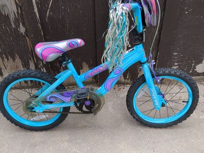 Dynacraft twilight twist 16" kids bike