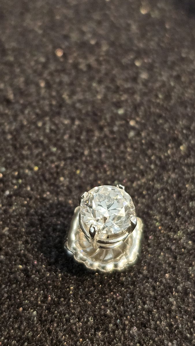 GIA Certified 2.00ctw Diamond Stud Earrings (D Color, 14K White Gold)