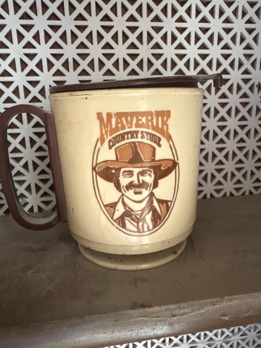 Vintage Maverik Country Store Cowboy Mug with Lid - Beige & Brown Plastic Tumbler