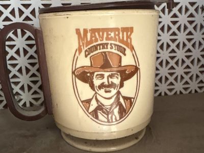 Vintage Maverik Country Store Cowboy Mug with Lid - Beige & Brown Plastic Tumbler