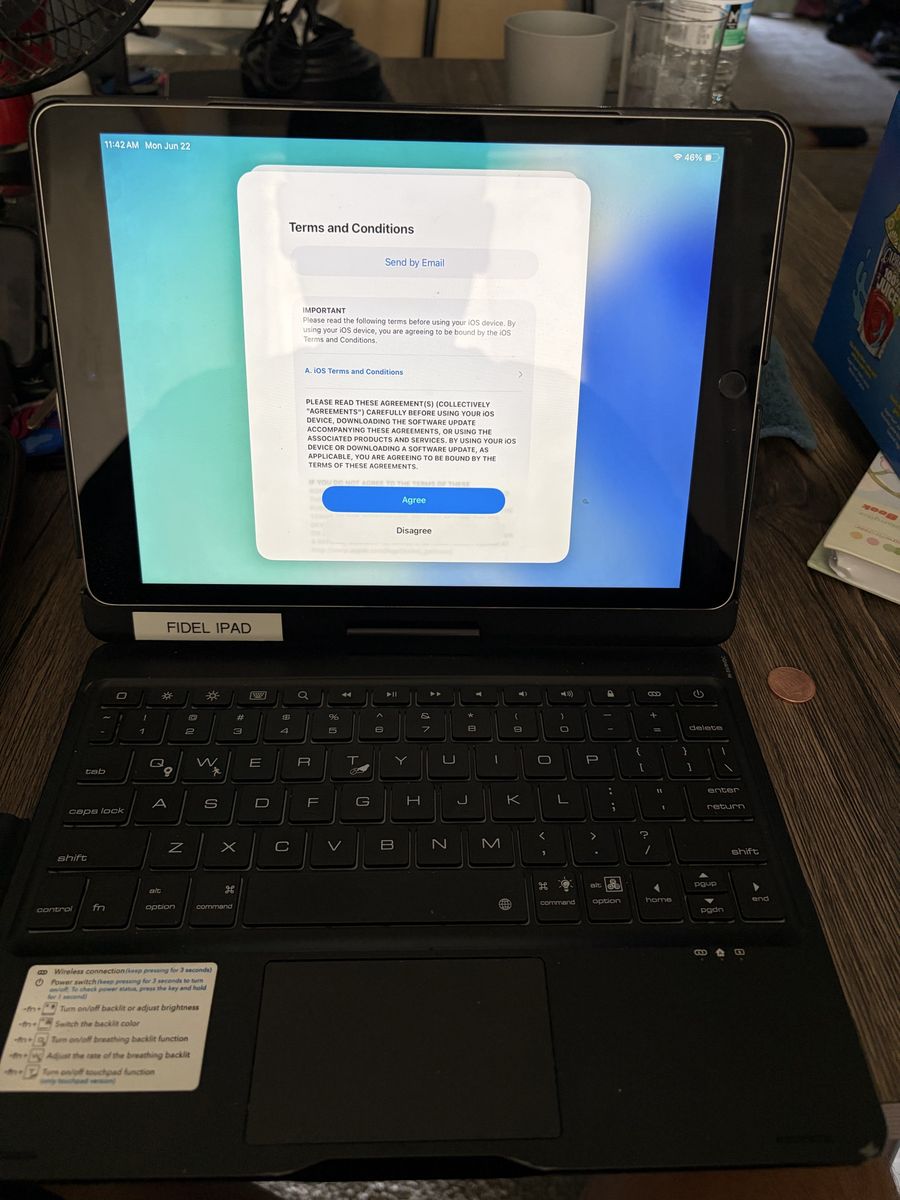 Apple iPad 9th gen  with Keyboard Case - Excellent Condition