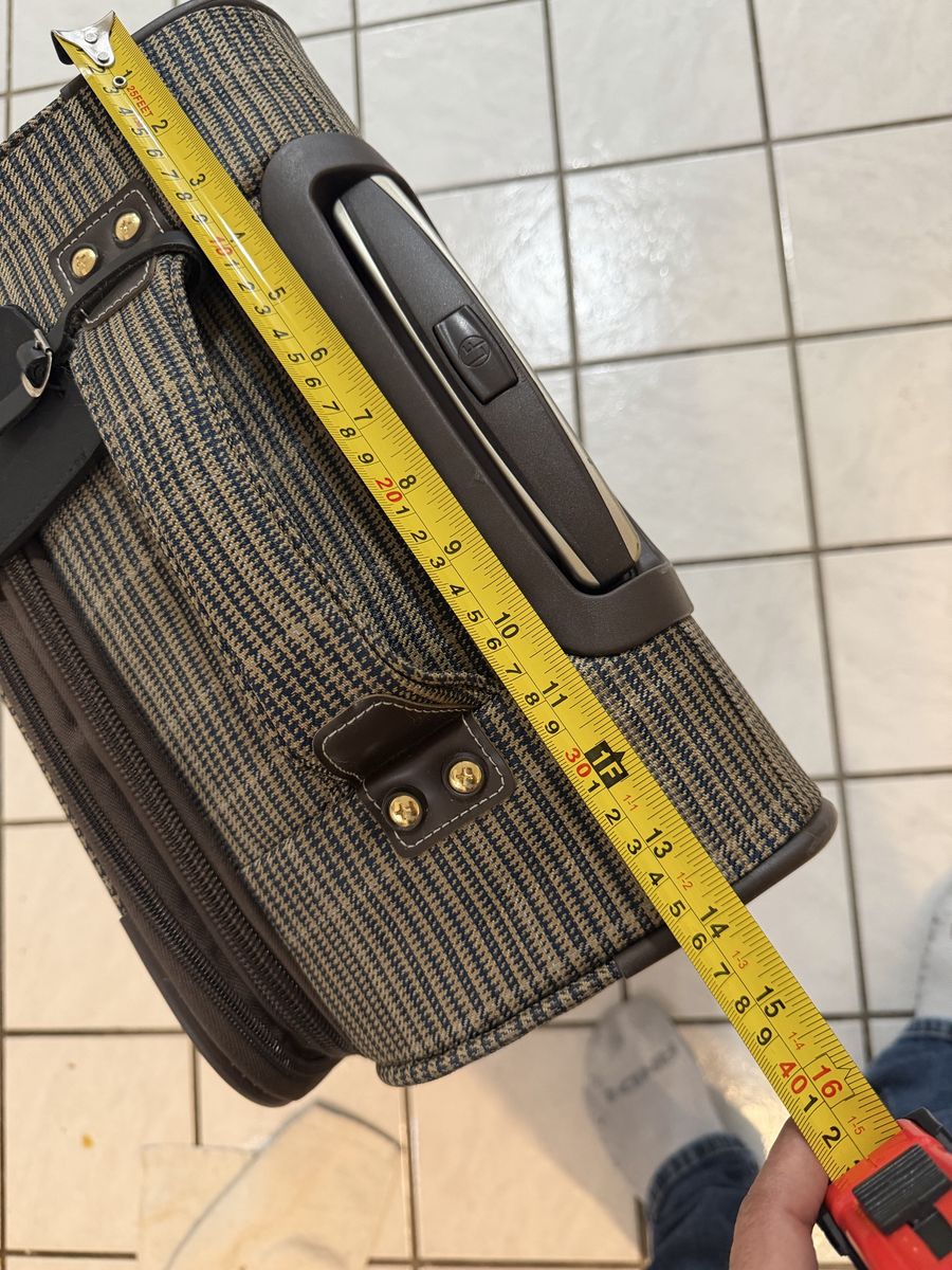 Carry on luggage , luxury brand like new 45$, sd card 30$