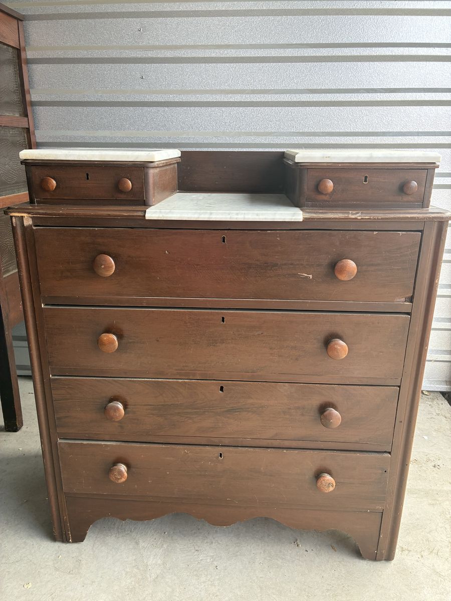 Vintage Solid Wood 4-Drawer Dresser with Marble Top Inset and Wooden Knobs