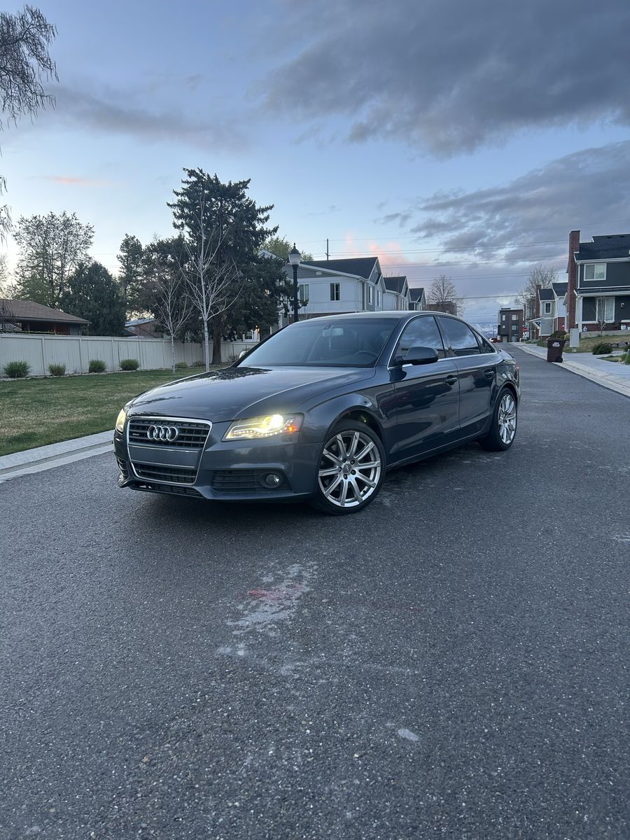 2010 Audi A4 2.0T quattro Premium