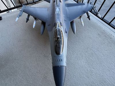 E-Flite 80mm F-16