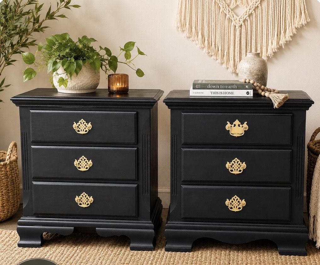 Set of black nightstands 