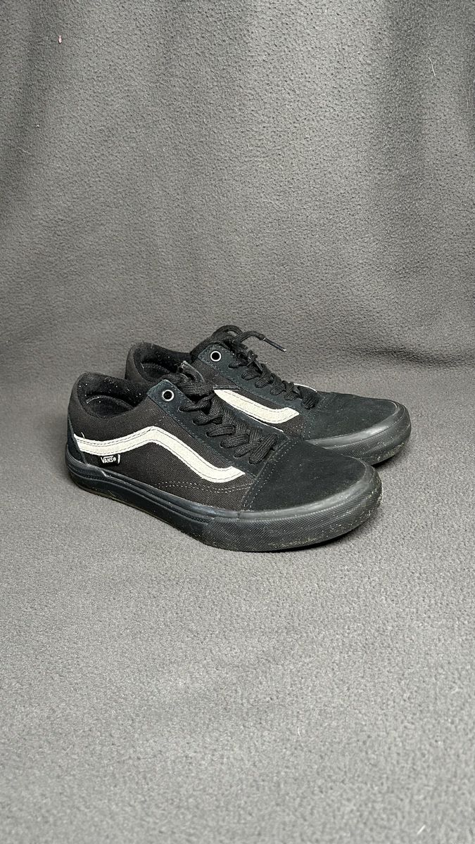 Mens 5.5/Womens 7 VANS