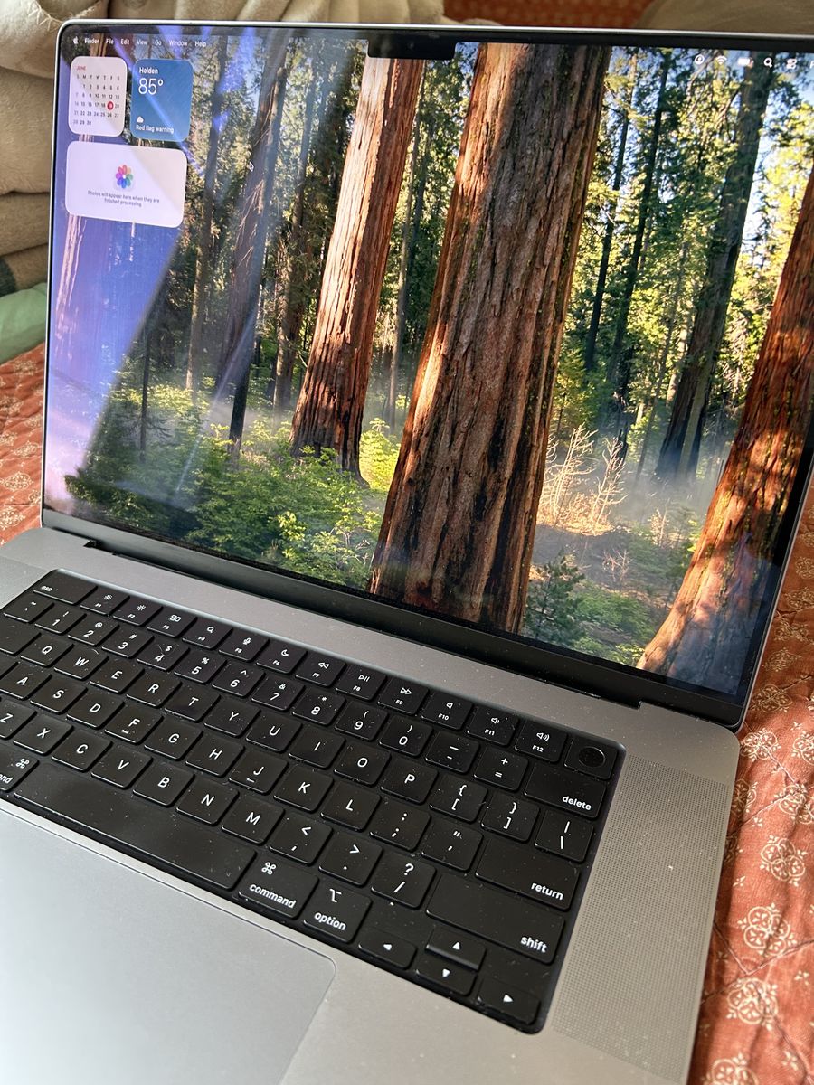 2021 MacBook Pro 16" M1 16GB 1TB SSD