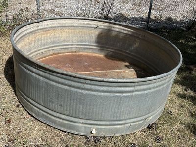 Stock trough/ water tank 380 gal