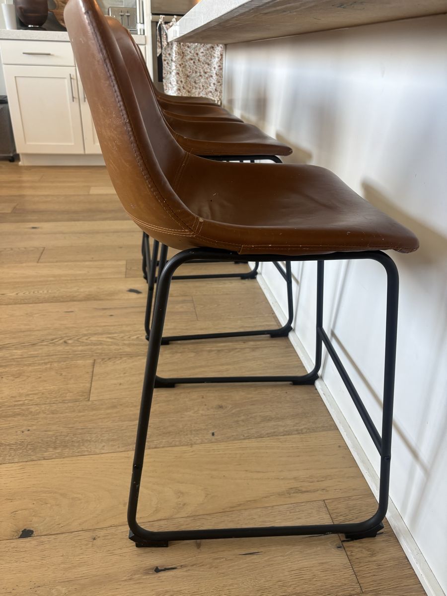 4 Counter Height Stools/chairs