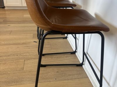 4 Counter Height Stools/chairs
