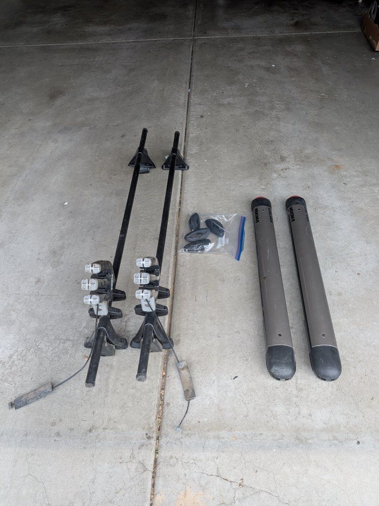 Yakima & Thule Ski/Snowboard Roof Rack System - Crossbars, Ski Carriers & Wind Fairing