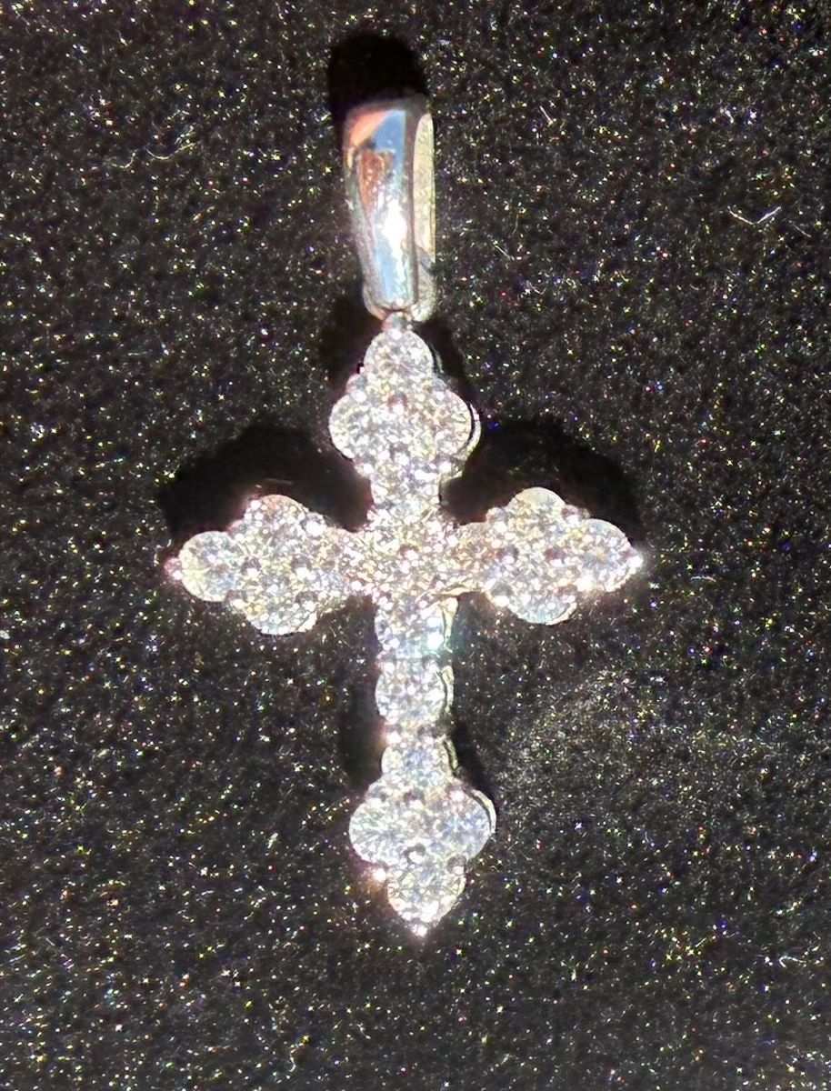 14K White Gold .95ct Diamond Budded Cross Pendant - Estate Condition