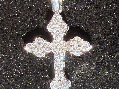 14K White Gold .95ct Diamond Budded Cross Pendant - Estate Condition